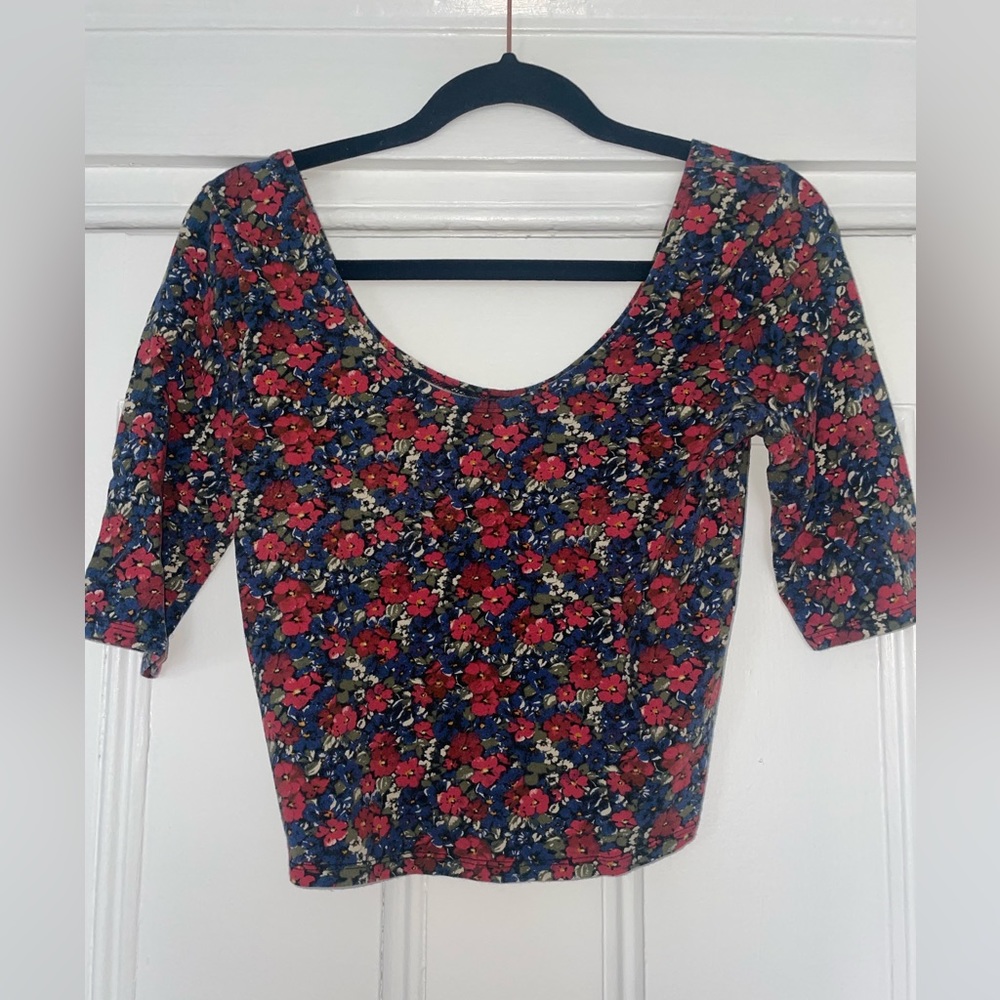 Hollister floral cropped top
